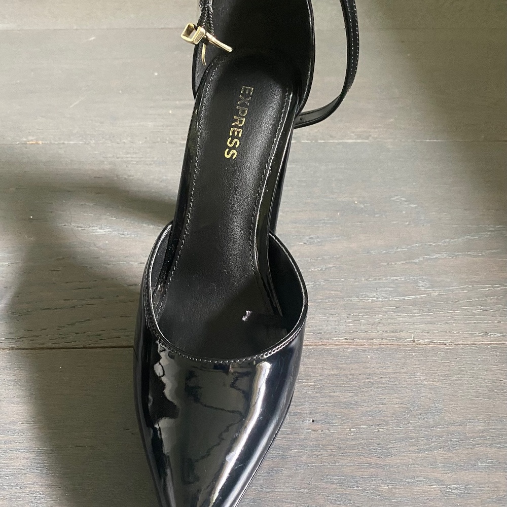 Express high heels size 6